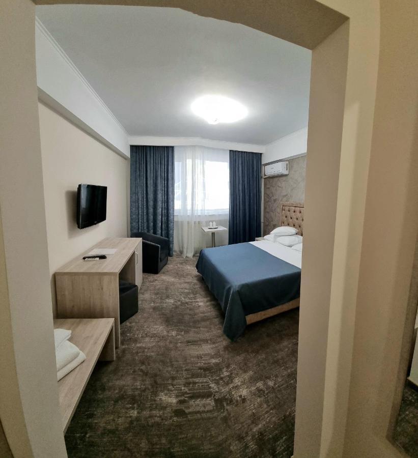 Hotel Tiara Плоешти Экстерьер фото