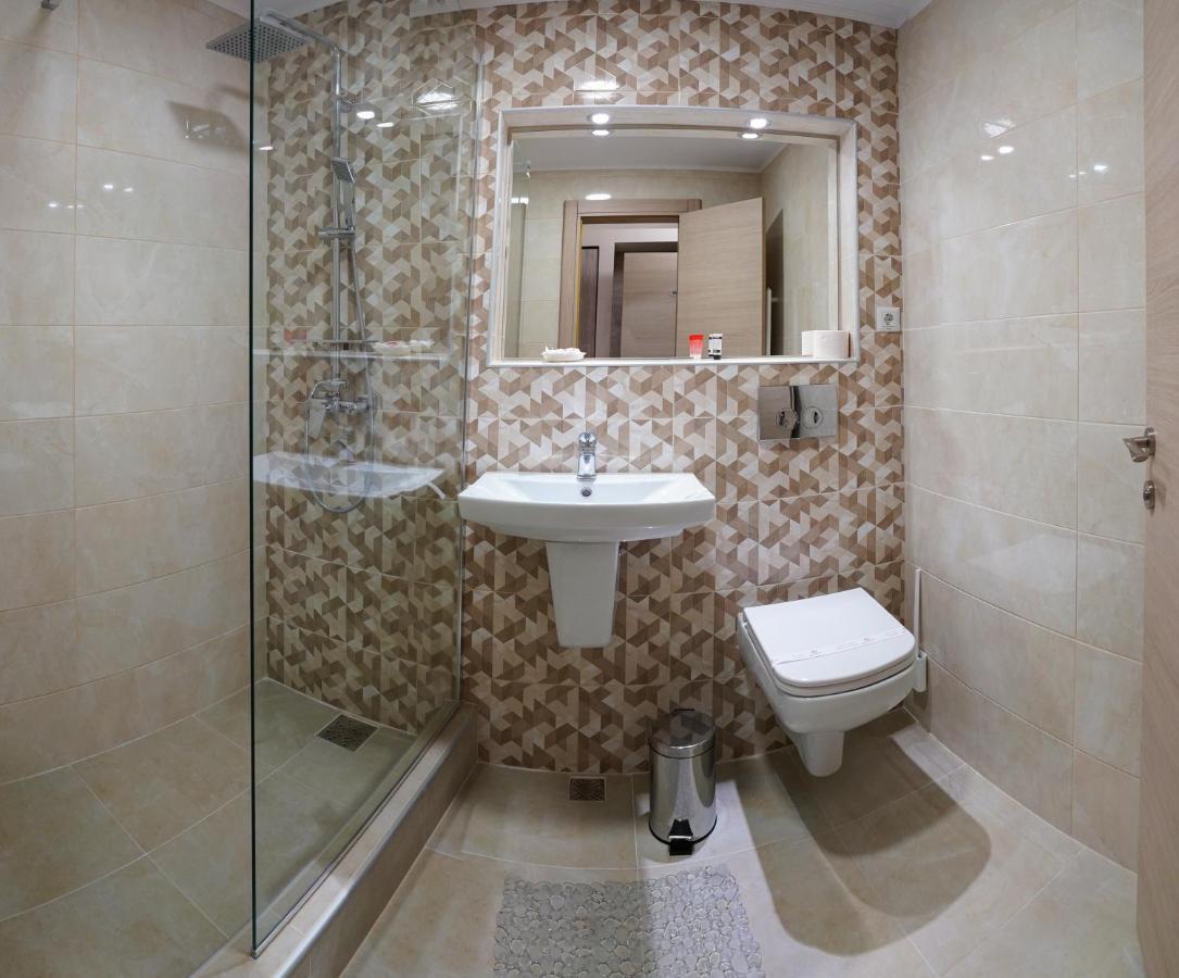 Hotel Tiara Плоешти Экстерьер фото