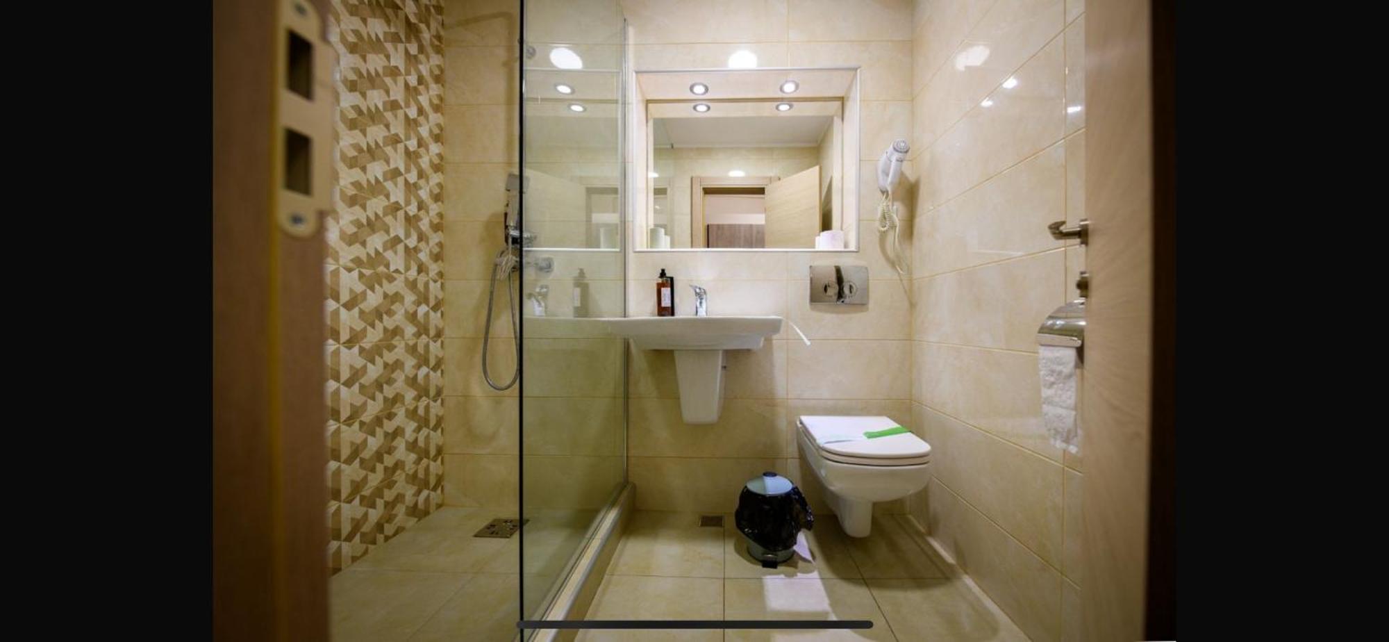 Hotel Tiara Плоешти Экстерьер фото